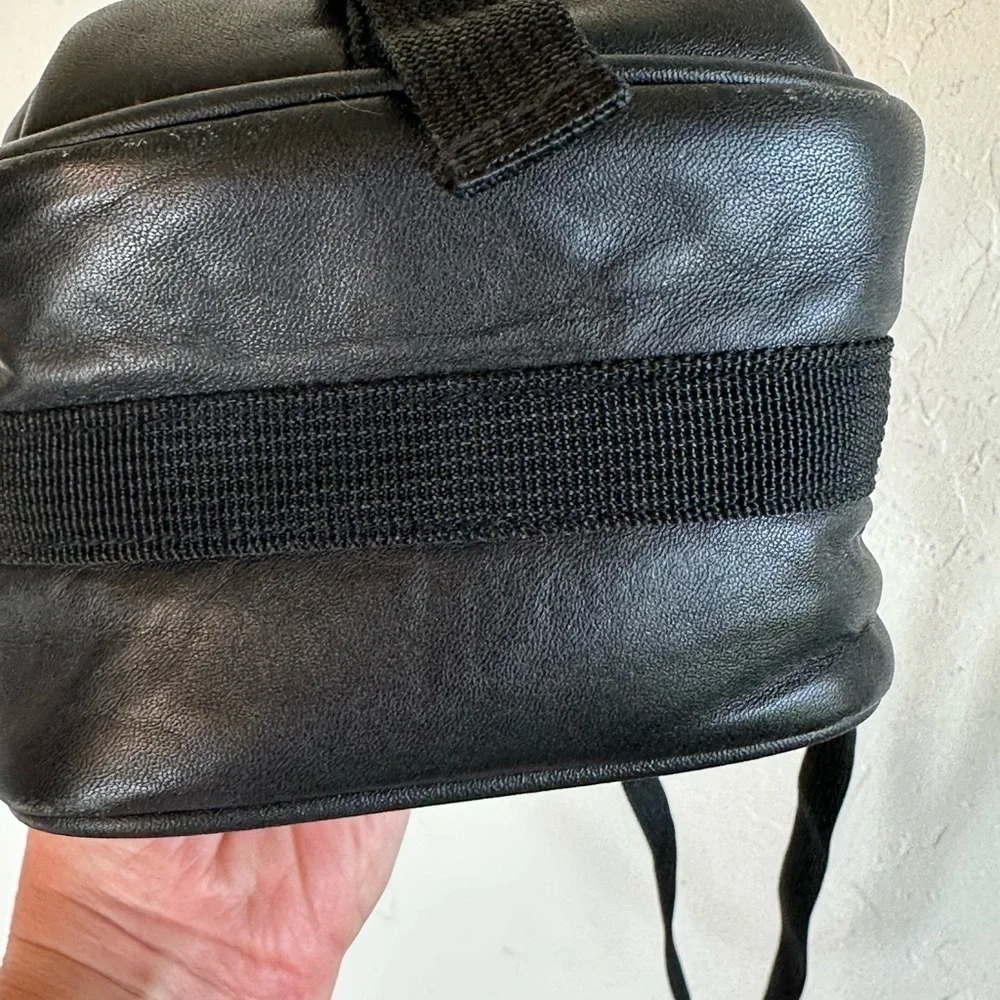 Vintage Nikon 5523 Black Leather Camera Crossbody Mesh & Zipper Pockets Bag